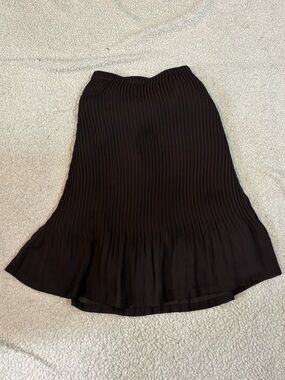 Sunny Leigh Black Pleated Midi Skirt with Flounce Hem